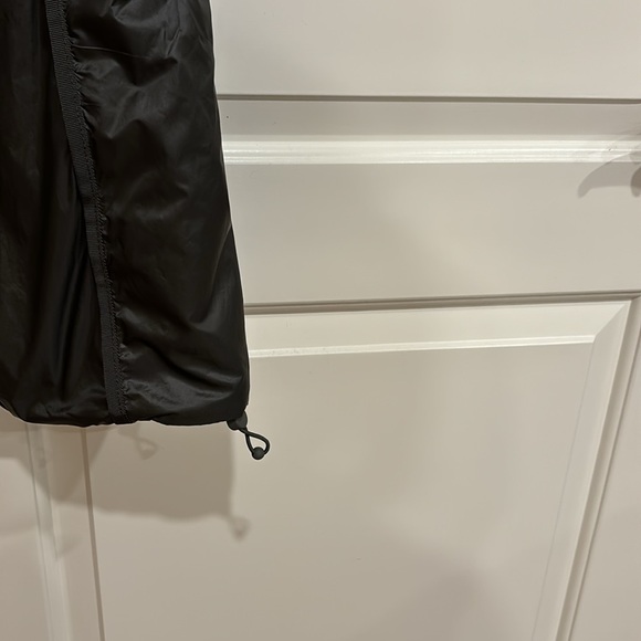 Athleta summit Primaloft Shell jacket. Size L. - Picture 6 of 10